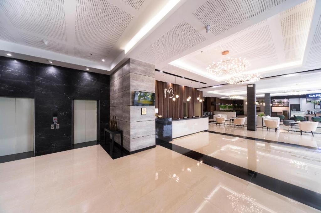 Mallberry Suites Business Hotel Cagayan de Oro Esterno foto
