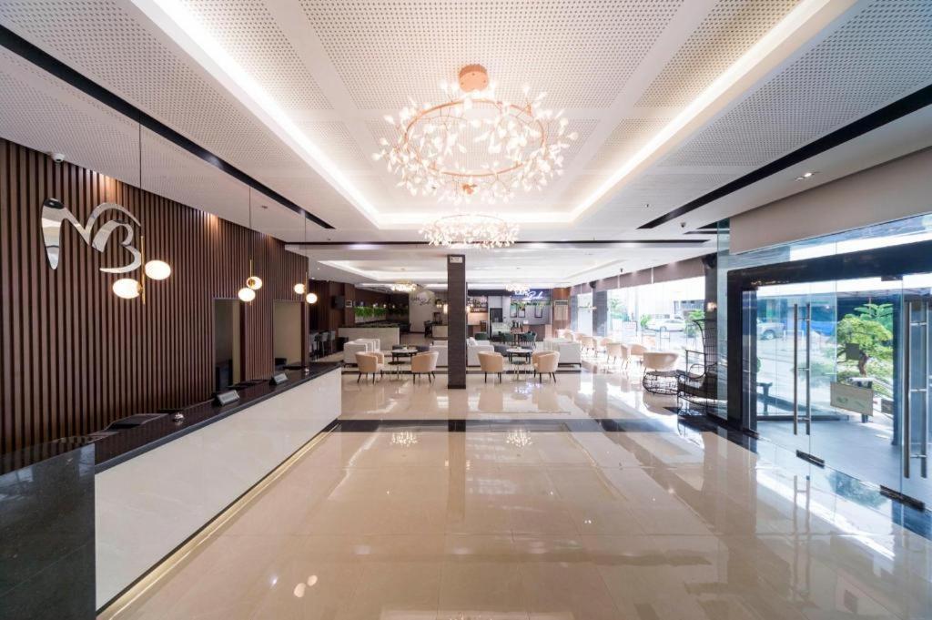Mallberry Suites Business Hotel Cagayan de Oro Esterno foto