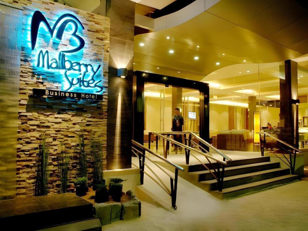 Mallberry Suites Business Hotel Cagayan de Oro Esterno foto