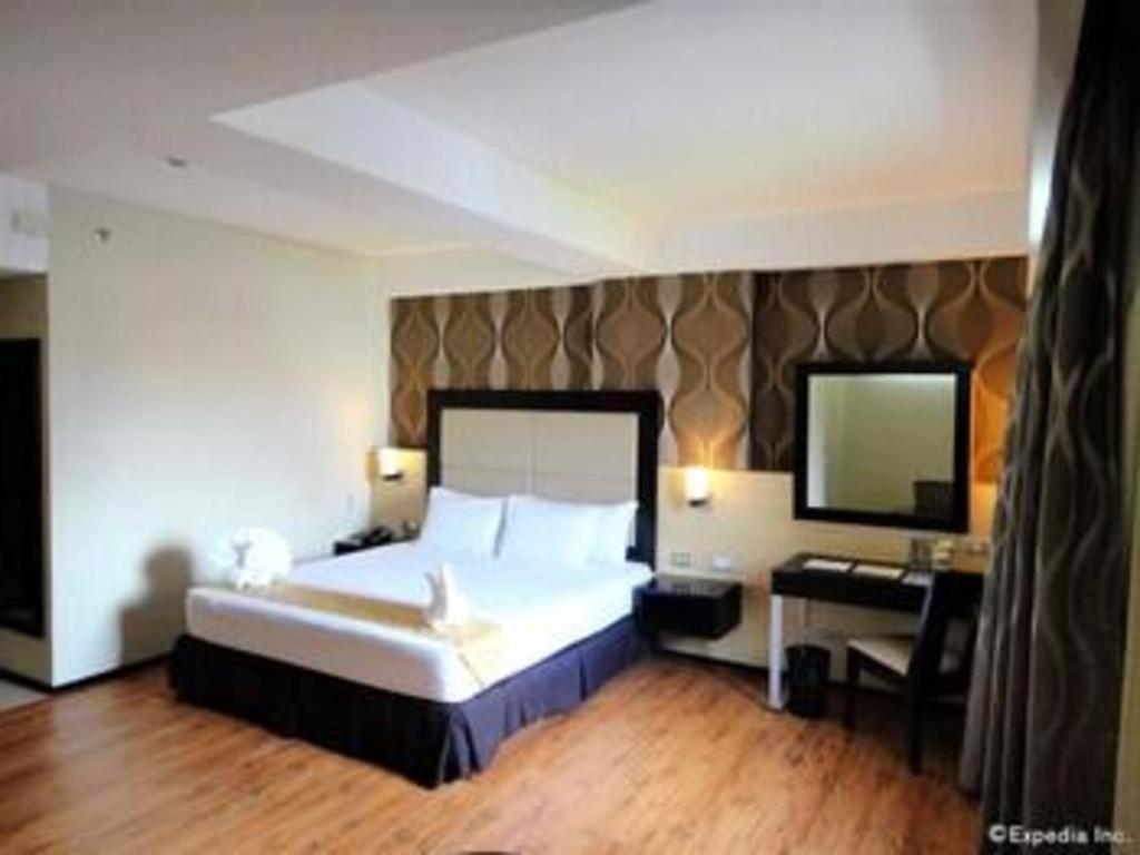 Mallberry Suites Business Hotel Cagayan de Oro Esterno foto