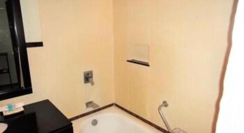 Mallberry Suites Business Hotel Cagayan de Oro Esterno foto