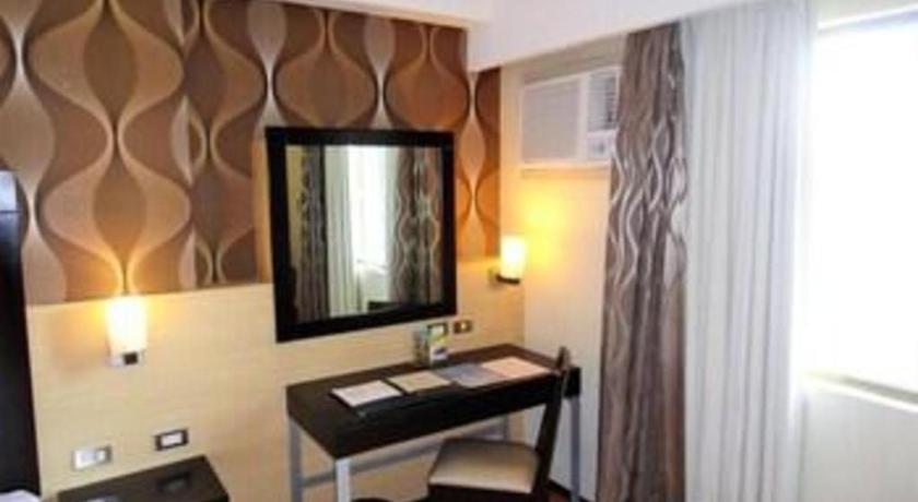 Mallberry Suites Business Hotel Cagayan de Oro Esterno foto