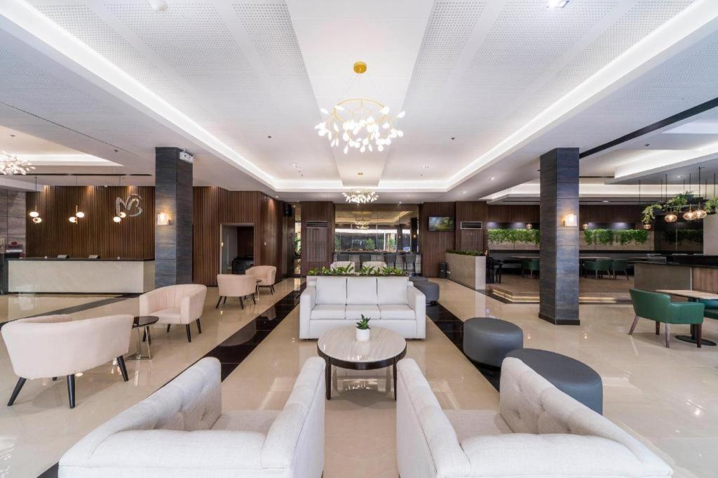 Mallberry Suites Business Hotel Cagayan de Oro Esterno foto