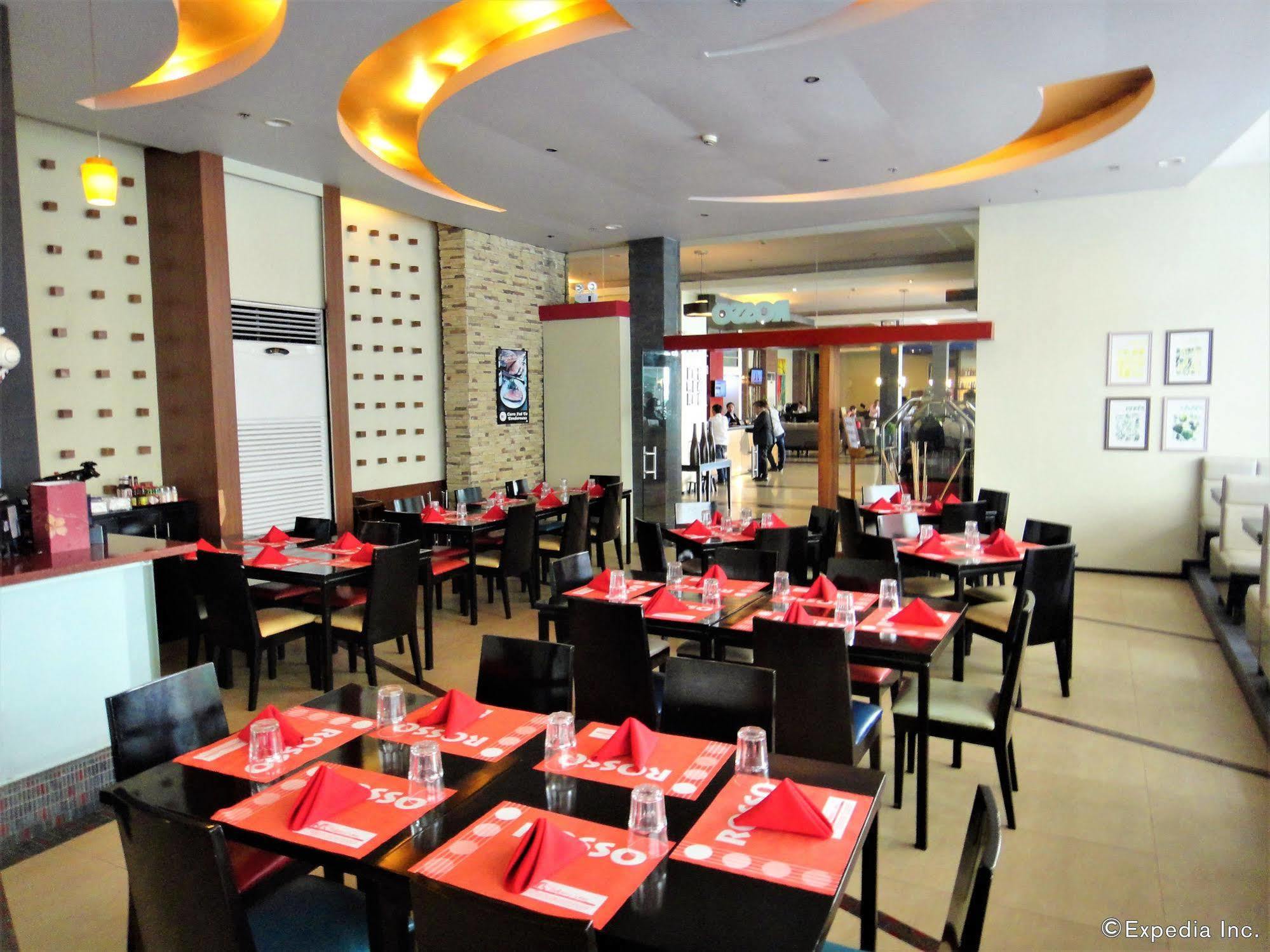 Mallberry Suites Business Hotel Cagayan de Oro Esterno foto