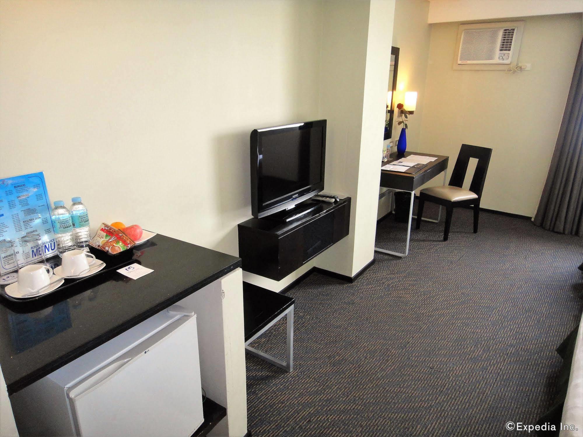 Mallberry Suites Business Hotel Cagayan de Oro Esterno foto